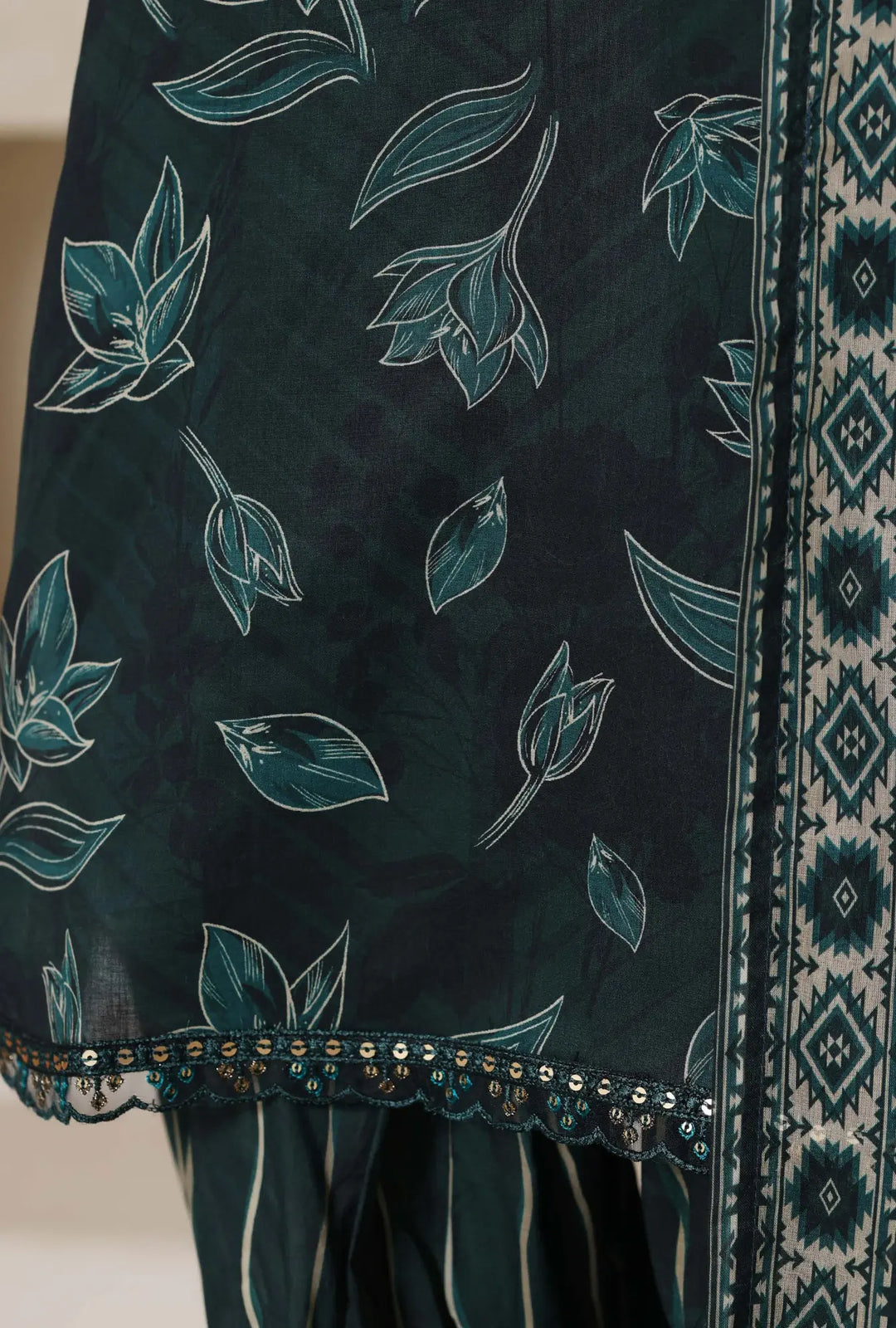 Garnet Bloom – 3-Piece Printed Unstitched Lawn