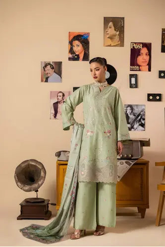 Soft Pistachio Scalloped Festive Formal Wear