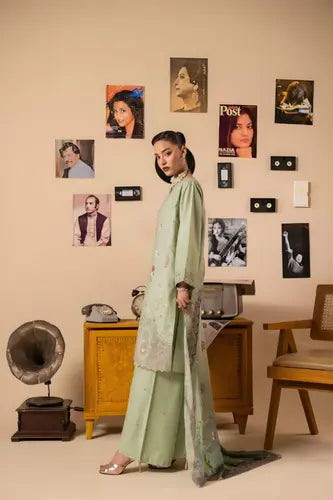 Soft Pistachio Scalloped Festive Formal Wear