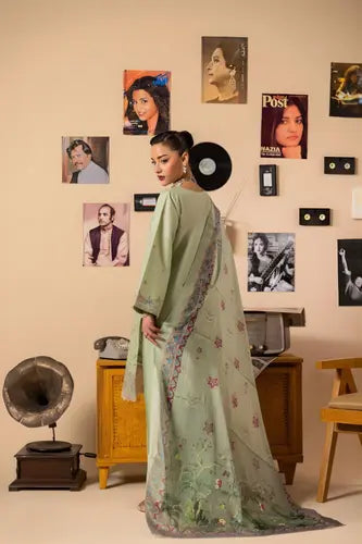 Soft Pistachio Scalloped Festive Formal Wear